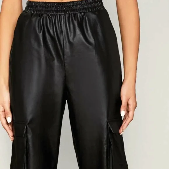 Nwt SHEIN Black Faux Leather Cargo Pants L - Picture 4 of 7
